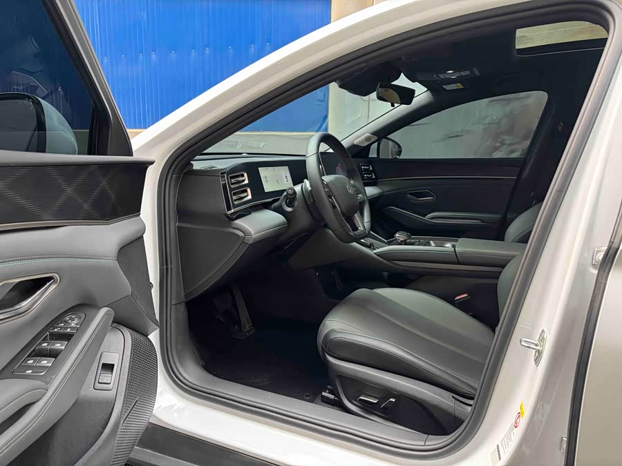 BYD Qin L 2025 #8 BYD Qin L 2025 car image #8