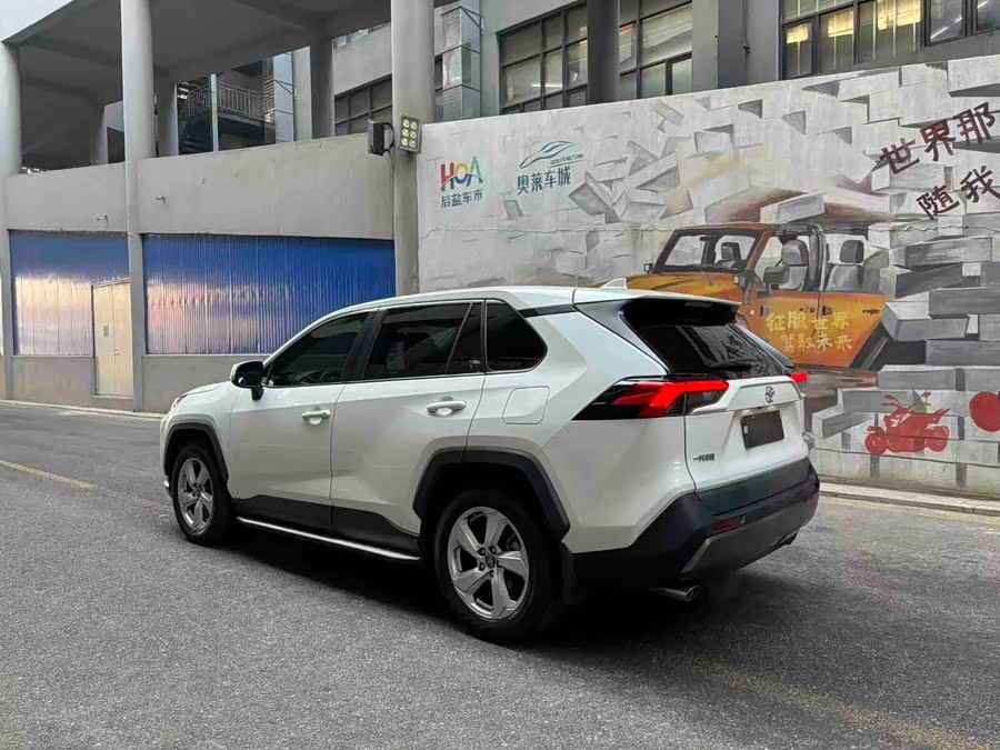 Toyota RAV4 2020 car image #8