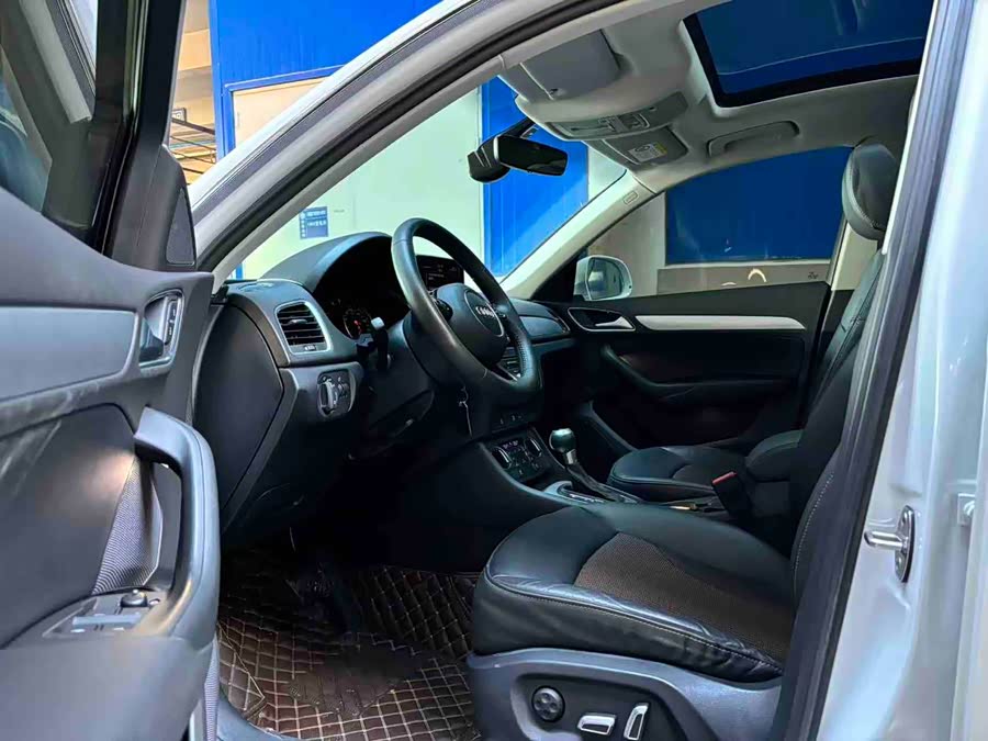 Audi Q3 2019 immagine di auto #8