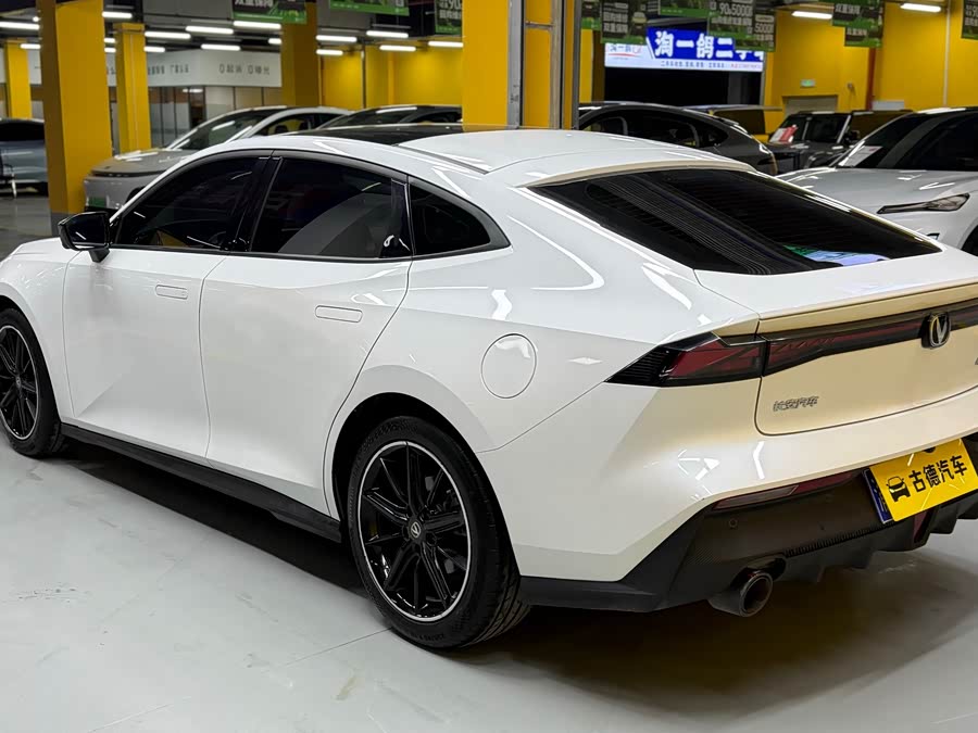 Changan UNI-V 2023 صورة سيارة #8