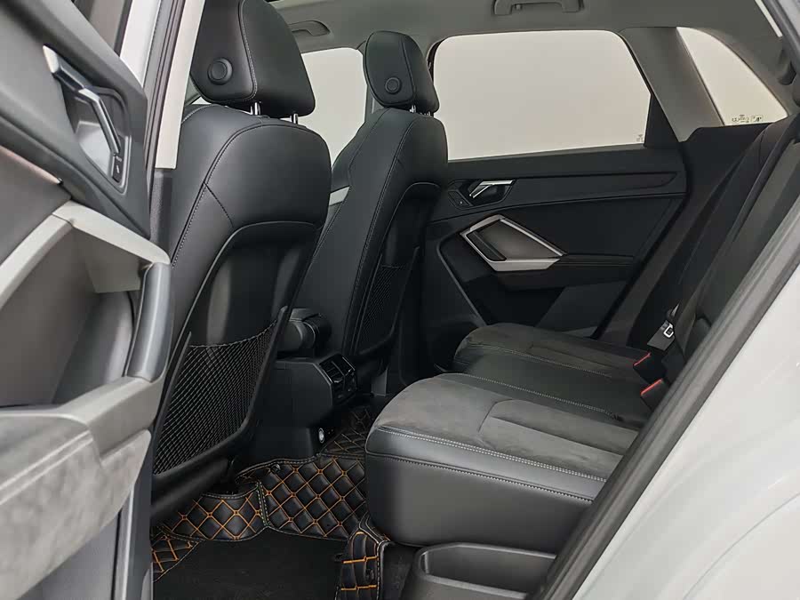 Audi Q3 2021 car image #8