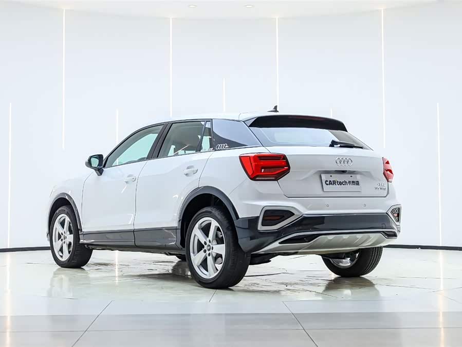 Audi Q2L 2023 car image #8