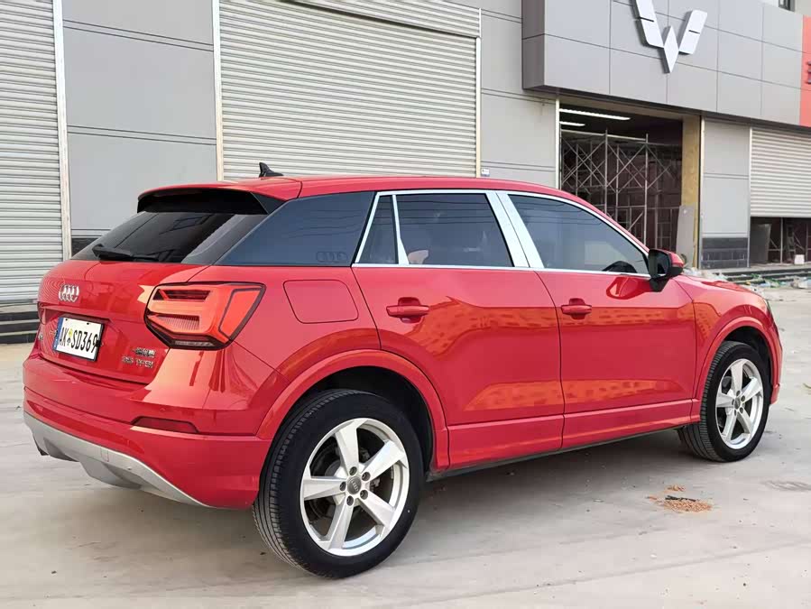 Audi Q2L 2019 car image #8