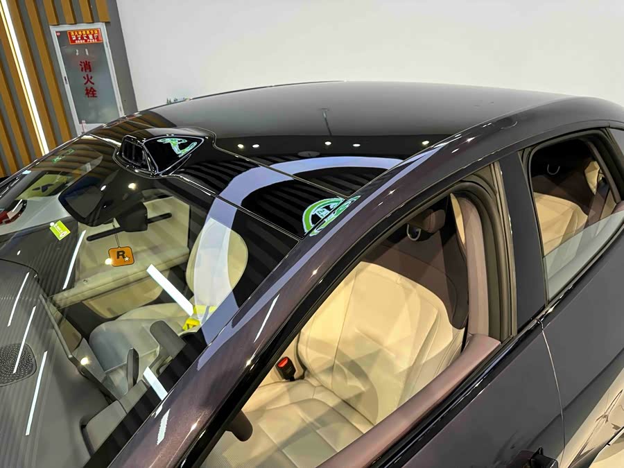 Avatr 06 2025 car image #8