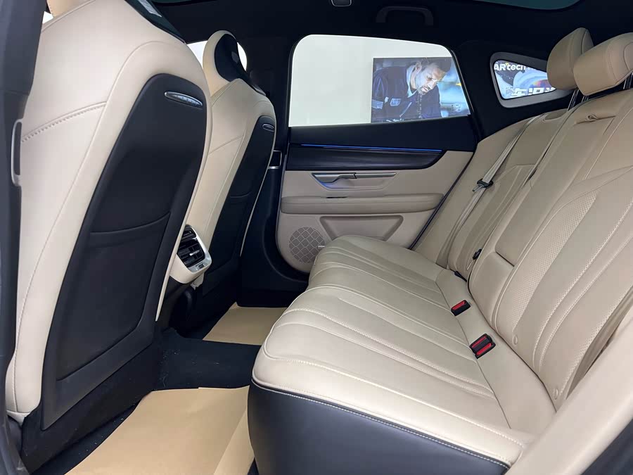 Xpeng P7 2021 صورة سيارة #8