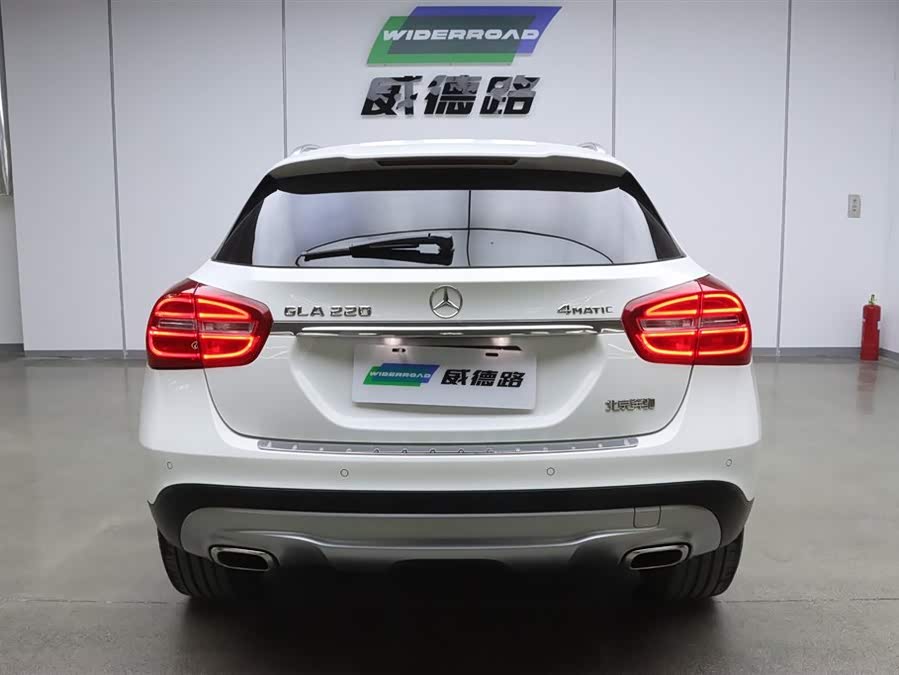 Mercedes-Benz GLA Class 2016 car image #8