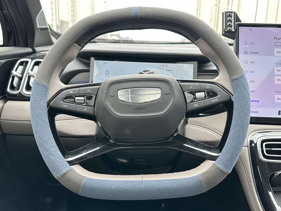 GEELY Boyue L 2025 car image #8
