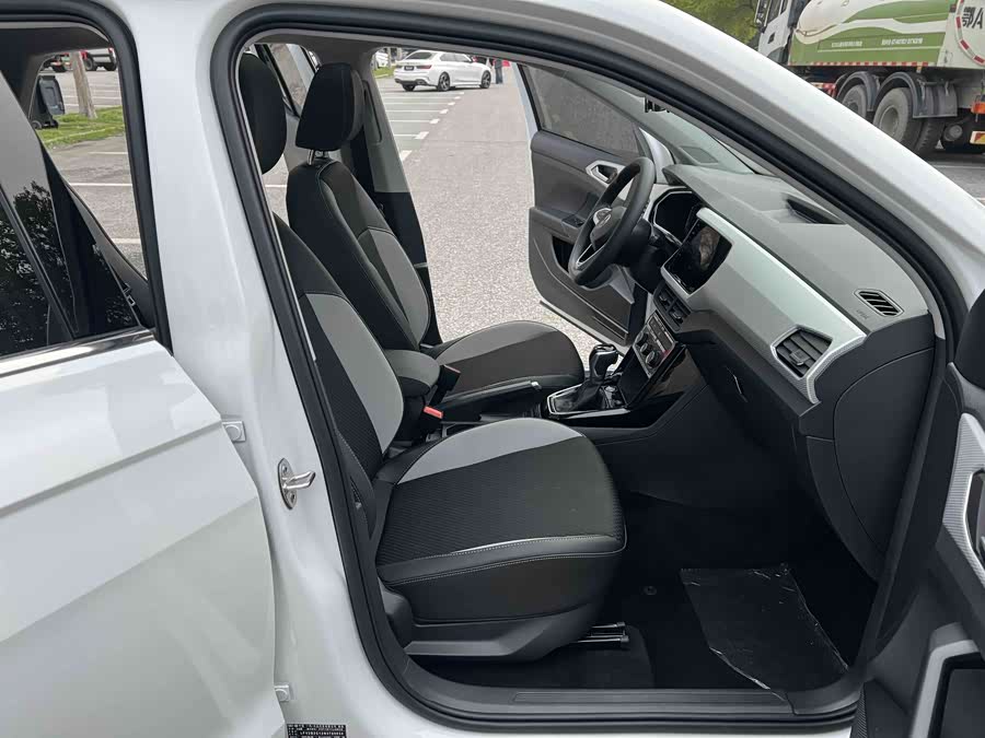 Volkswagen Tacqua 2022 car image #8