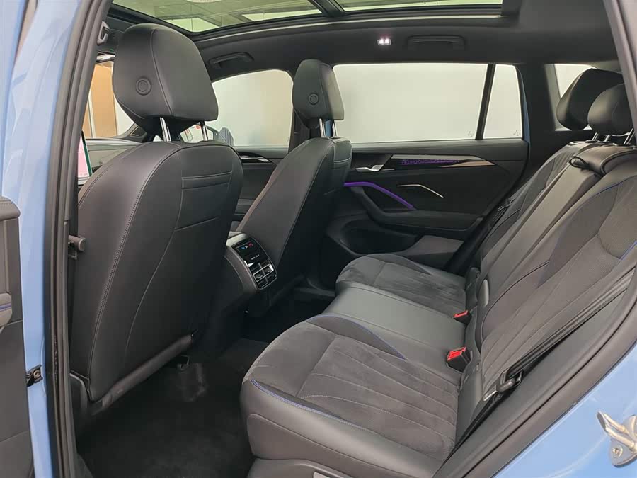 Volkswagen Tiguan L 2024 car image #8