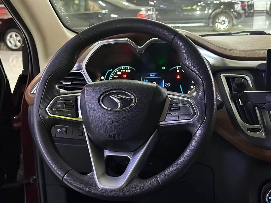 Soueast DX7 2016 car image #8