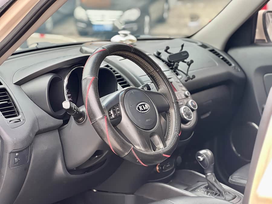 Kia Soul 2011 immagine di auto #8