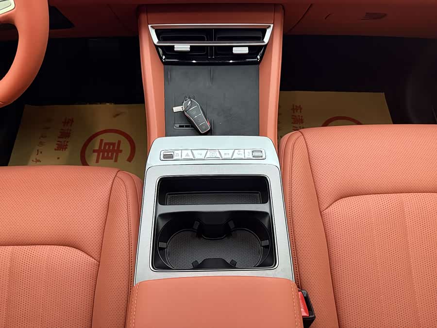 BYD Tang L 2025 immagine di auto #8