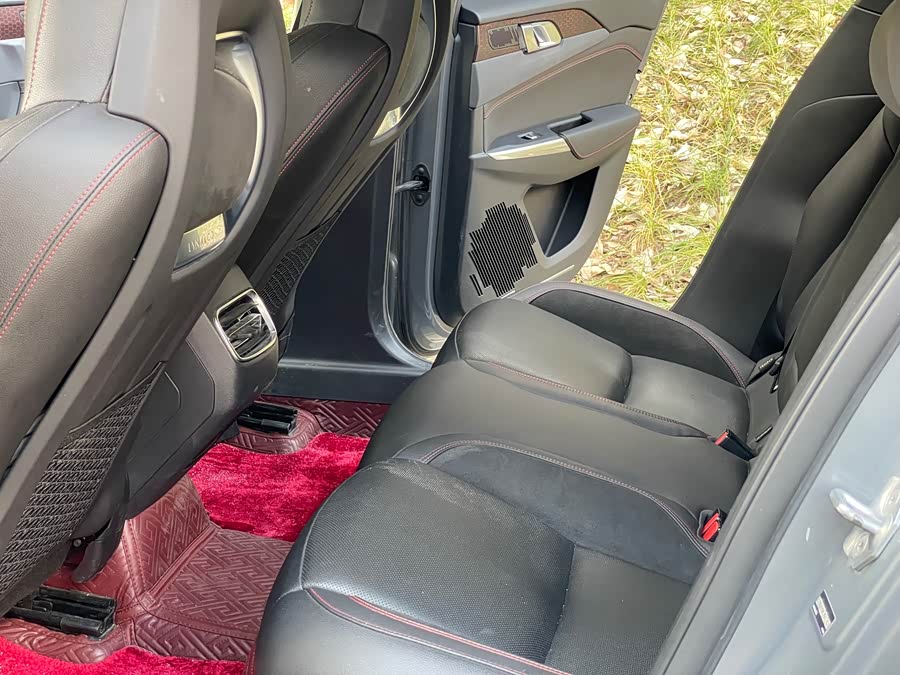 Lynk & Co 02 2019 #8 Lynk & Co 02 2019 car image #8