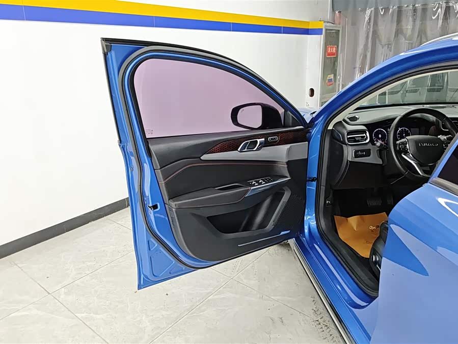 Lynk & Co 02 2019 car image #8