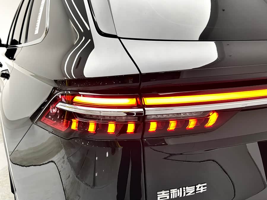 GEELY 2025 car image #8