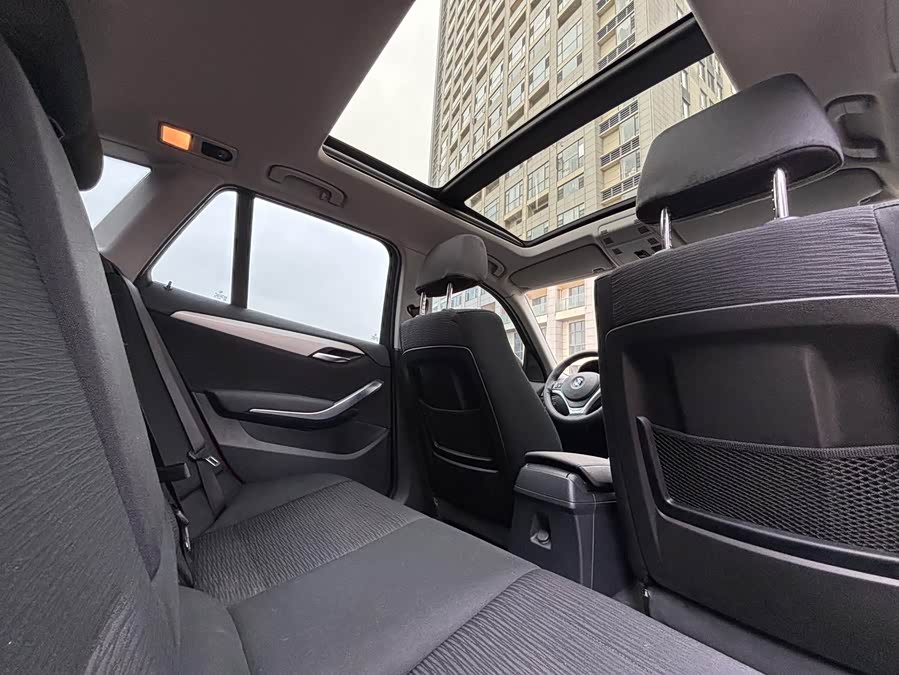 BMW X1 2015 car image #8