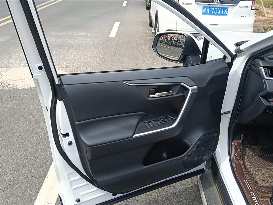 Toyota RAV4 Hybird E+ 2022 car image #8