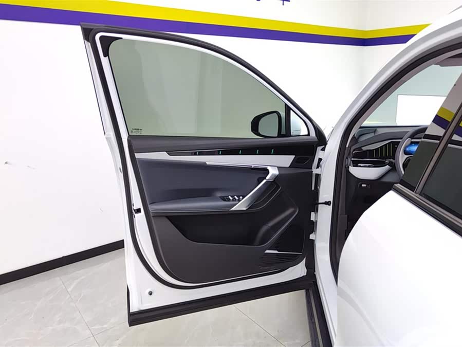 GEELY Boyue L 2024 car image #8
