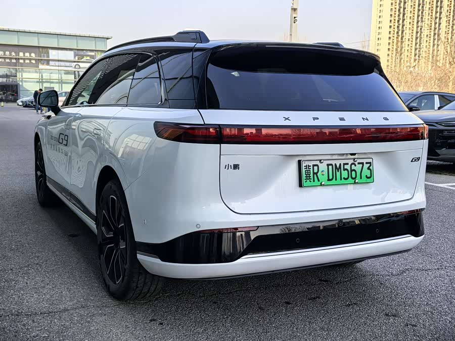 Xpeng G9 2025 صورة سيارة #8