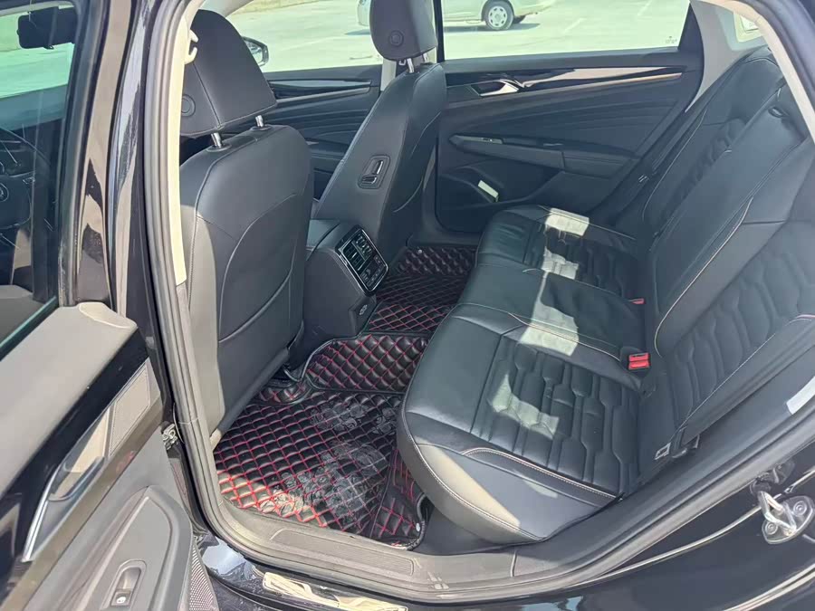 Volkswagen Passat 2020 car image #8