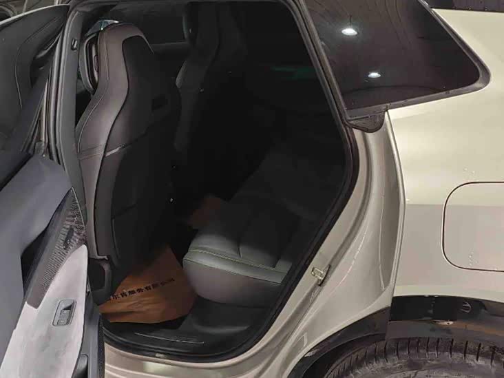 Lynk & Co 08 EM-P 2023 car image #8