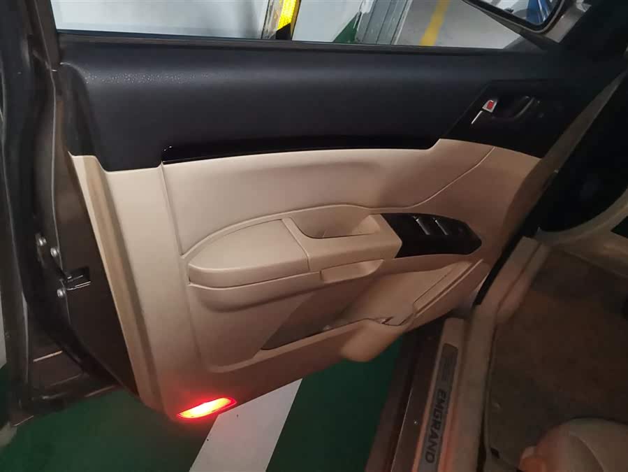 GEELY Emgrand Classic 2013 car image #8