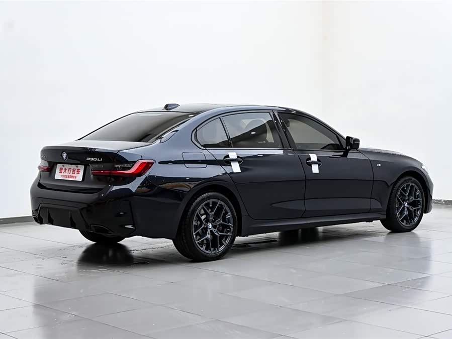 BMW 3 Series 2025 car image #8