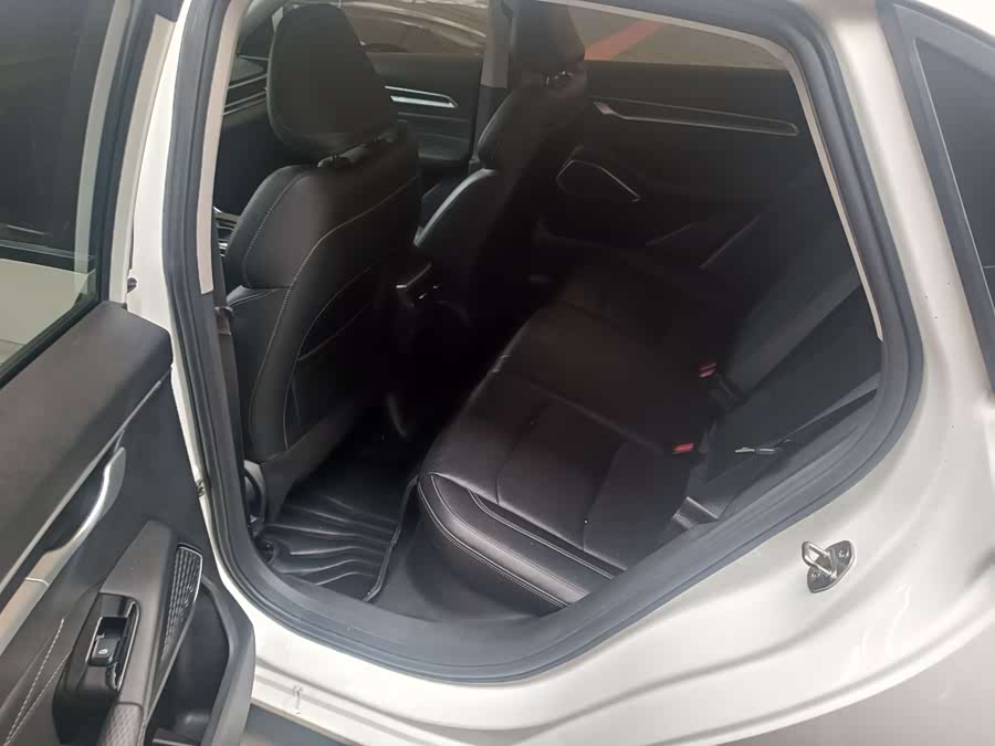 GEELY Emgrand 2022 #8 GEELY Emgrand 2022 car image #8