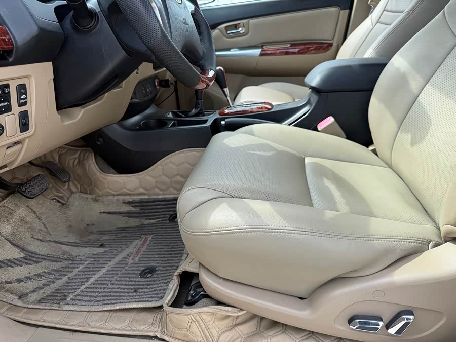 丰田 Fortuner 2017 汽车图片 #8