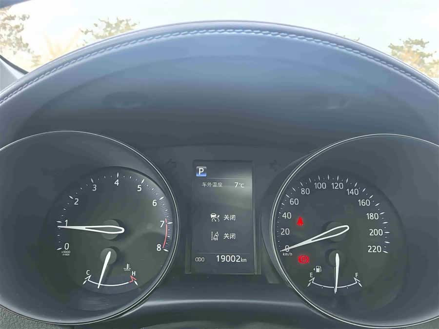 Toyota C-HR 2020 car image #8