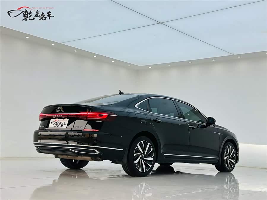 Volkswagen Passat 2023 صورة سيارة #8