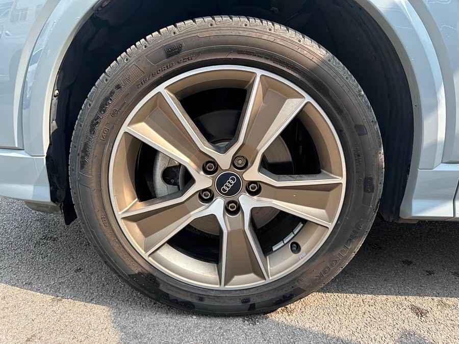 Audi Q2L 2024 car image #8