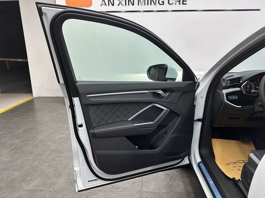 Audi 2026 car image #8
