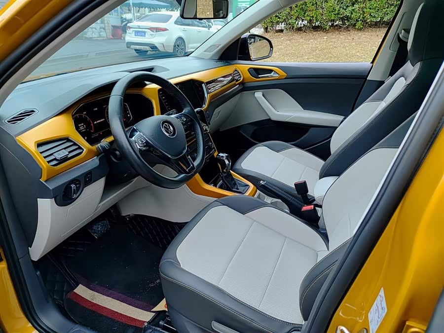 Volkswagen T-Cross 2020 car image #8