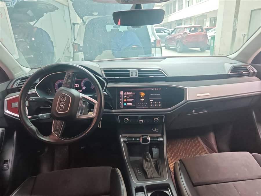 Audi Q3 2021 car image #8