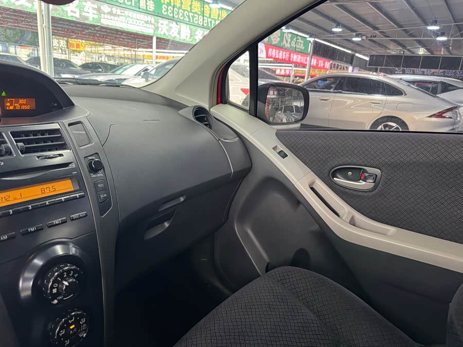 Toyota Yaris 2008 car image #8