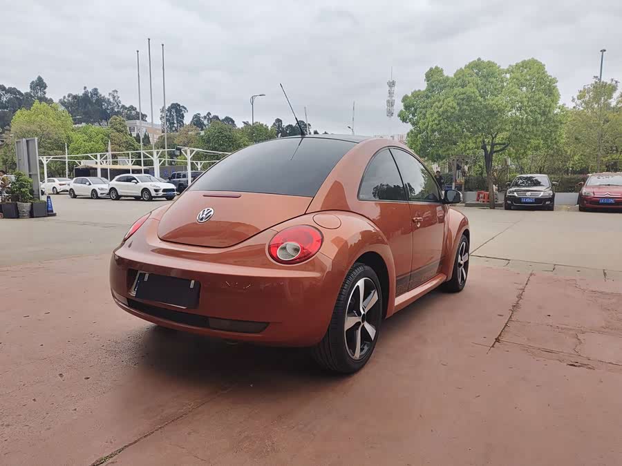 Volkswagen Beetle 2011 изображение автомобиля #8