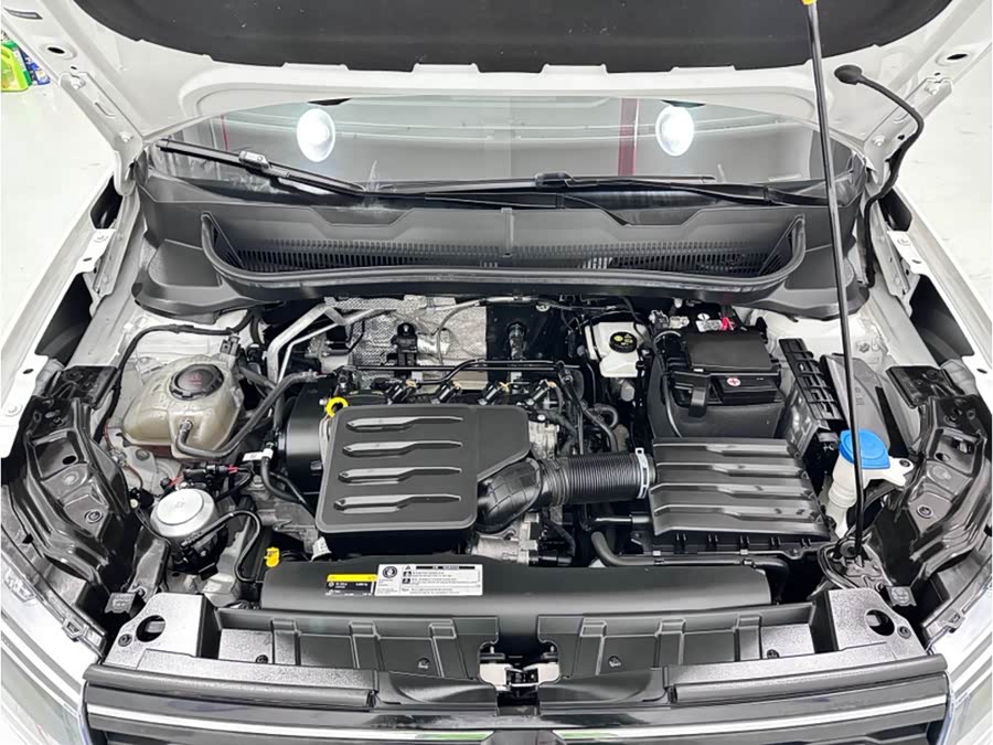 Volkswagen T-Cross 2023 car image #8