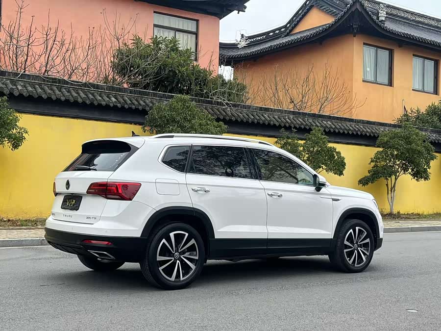 Volkswagen Tiguan L 2018 #8 Volkswagen Tiguan L 2018 car image #8