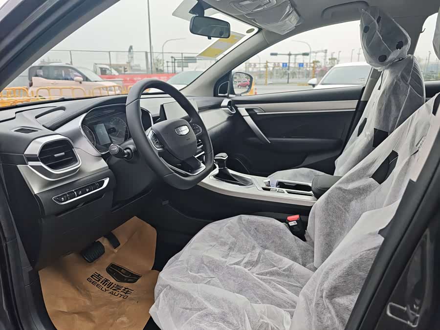 GEELY Coolray 2026 car image #8