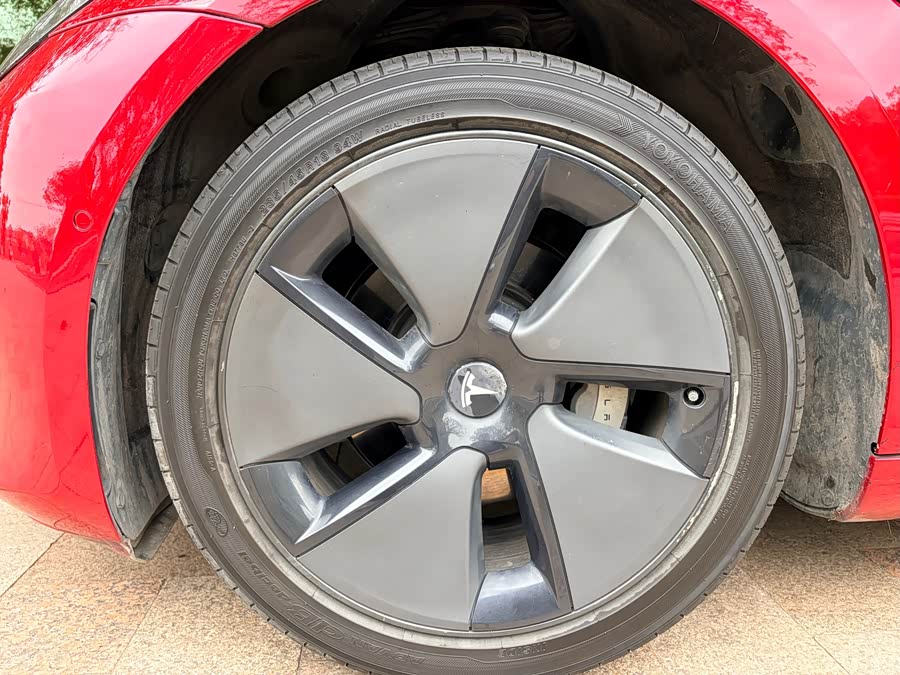 Tesla Model 3 2023 immagine di auto #8