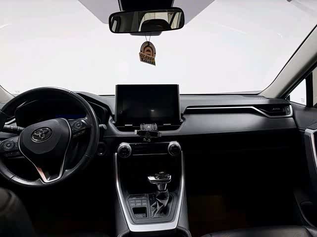 Toyota RAV4 2021 car image #8