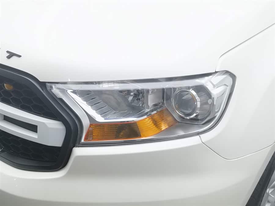 Ford Everest 2018 car image #8