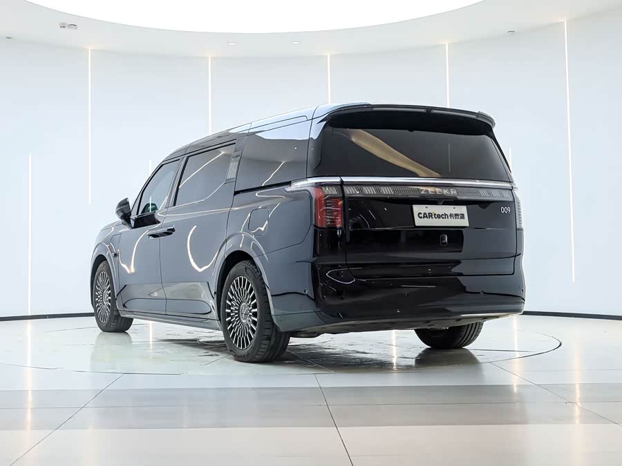 极氪 极氪009 2025 汽车图片 #8