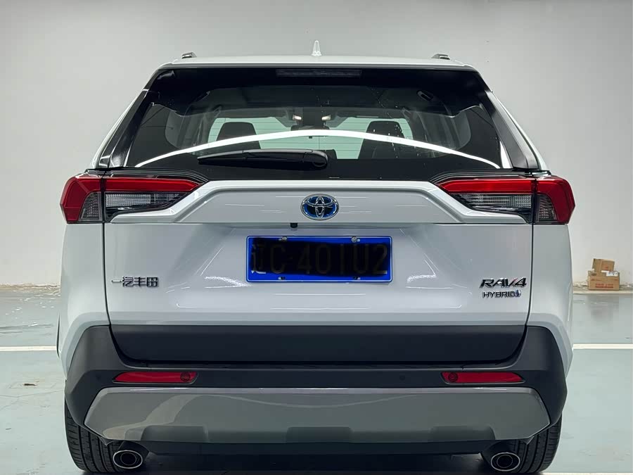 Toyota RAV4 2025 immagine di auto #8