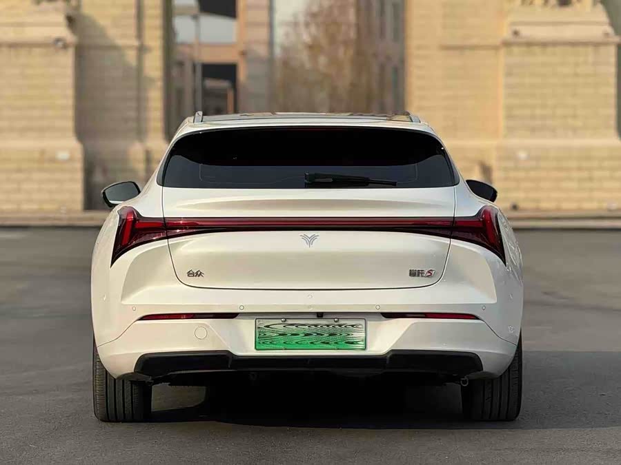 哪吒汽车 哪吒S猎装 2025 汽车图片 #8