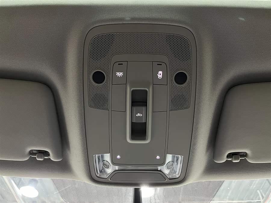 Audi Q2L 2021 car image #8