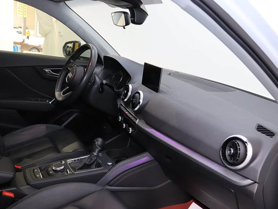 Audi Q2L 2022 car image #8