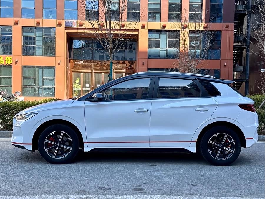 BYD e2 2019 imagem de carro #8