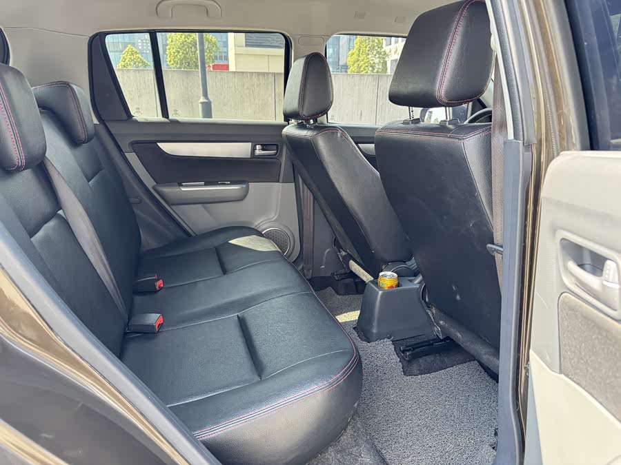 Suzuki Swift 2015 car image #8